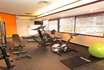 هتل Accent Inns Vancouver Airport