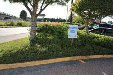 هتل Accent Inns Vancouver Airport