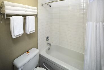 هتل Accent Inns Vancouver Airport