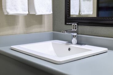 هتل Accent Inns Vancouver Airport