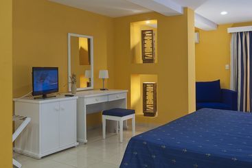هتل blau arenal habana beach