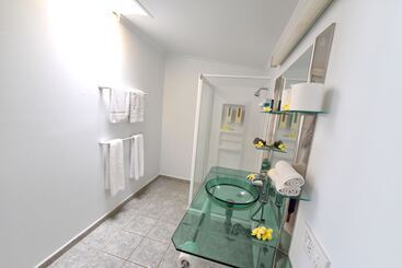 هتل Club Raro Resort  Adults Only