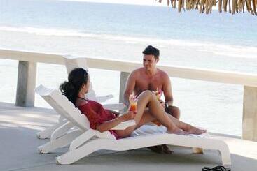 هتل Club Raro Resort  Adults Only