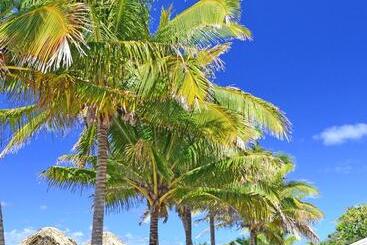 هتل Club Raro Resort  Adults Only