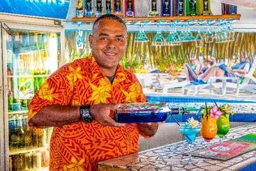 هتل Club Raro Resort  Adults Only