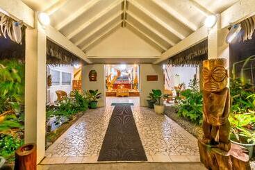 هتل Club Raro Resort  Adults Only