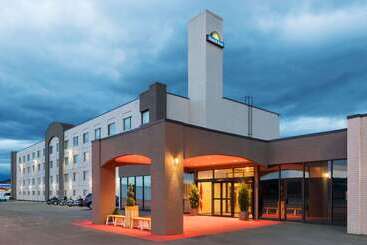 هتل Days Inn By Wyndham Cranbrook Conference Centre