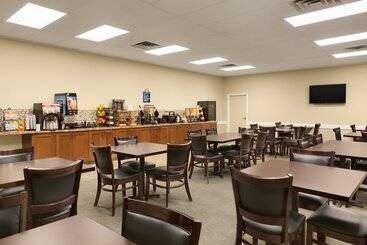 هتل Days Inn By Wyndham Cranbrook Conference Centre