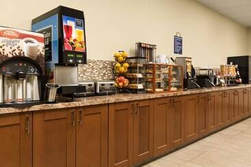 هتل Days Inn By Wyndham Cranbrook Conference Centre