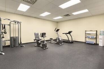 هتل Days Inn By Wyndham Cranbrook Conference Centre