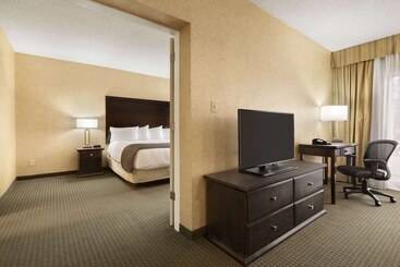 هتل Days Inn By Wyndham Cranbrook Conference Centre