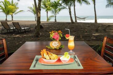 هتل Fuego Del Sol Beachfront