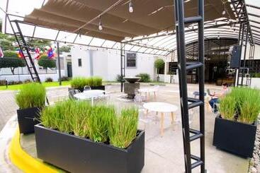 هتل Parque Del Lago Boutique