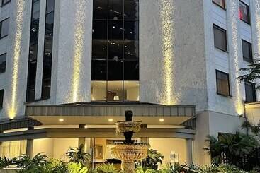 هتل Poblado Plaza