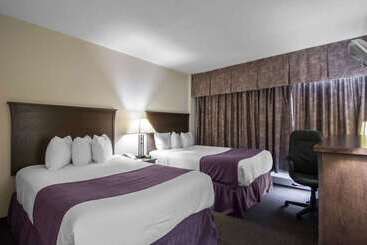 هتل Quality Inn & Suites Yellowknife