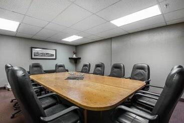 هتل Quality Inn & Suites Yellowknife