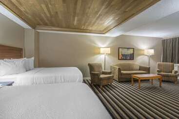 هتل Quality Inn West Edmonton