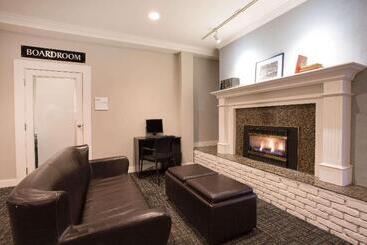 호텔 Ramada By Wyndham Duncan Cowichan Valley