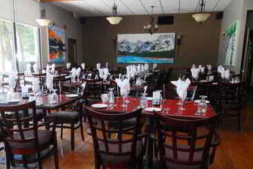 هتل Tonquin Inn