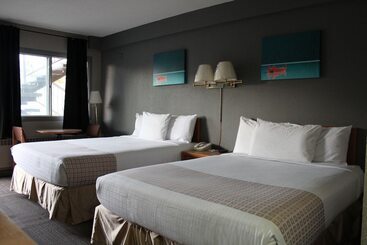 هتل Travelodge By Wyndham Edmonton Airport