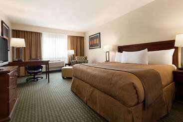 Travelodge Hotel By Wyndham Weyburn