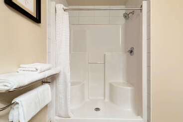 Travelodge Hotel By Wyndham Weyburn