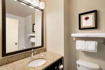 Travelodge Hotel By Wyndham Weyburn