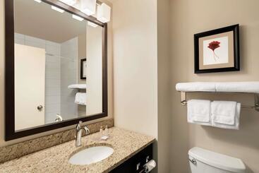 Travelodge Hotel By Wyndham Weyburn