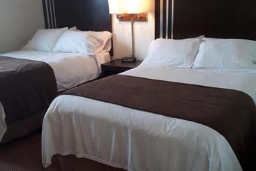 هتل Westwood Inn  And Indoor Water Park