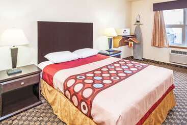 مُتل Super 8 By Wyndham Calgary/airport