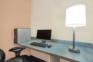 مُتل Ramada By Wyndham Cranbrook