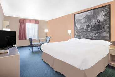 مُتل Ramada By Wyndham Cranbrook