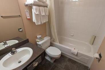 مُتل Ramada By Wyndham Cranbrook