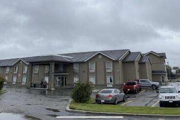 مُتل Ramada By Wyndham Cranbrook