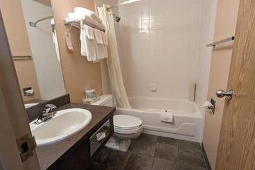 مُتل Ramada By Wyndham Cranbrook