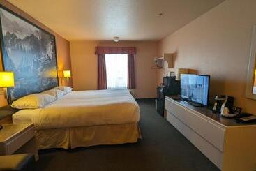 مُتل Ramada By Wyndham Cranbrook