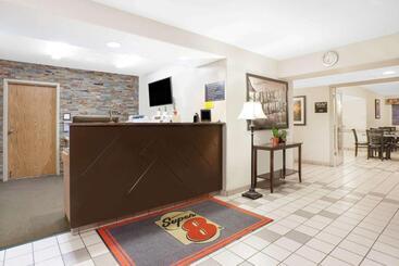 مُتل Ramada By Wyndham Cranbrook