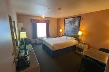 مُتل Ramada By Wyndham Cranbrook