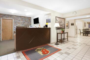 مُتل Ramada By Wyndham Cranbrook