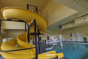 مُتل Ramada By Wyndham Cranbrook