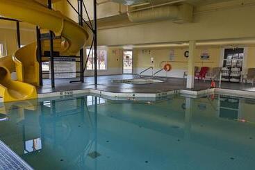 مُتل Ramada By Wyndham Cranbrook