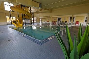 مُتل Ramada By Wyndham Cranbrook