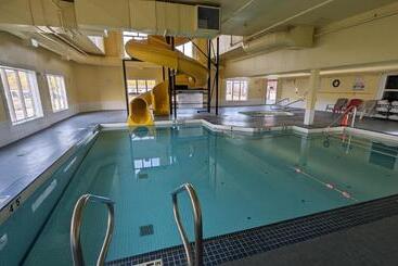 مُتل Ramada By Wyndham Cranbrook