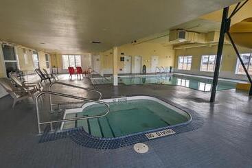 مُتل Ramada By Wyndham Cranbrook