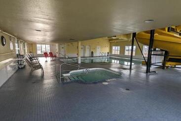 مُتل Ramada By Wyndham Cranbrook