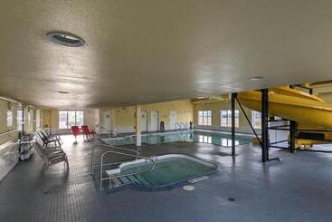مُتل Ramada By Wyndham Cranbrook