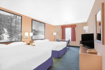 مُتل Ramada By Wyndham Cranbrook