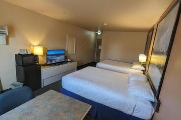 مُتل Ramada By Wyndham Cranbrook