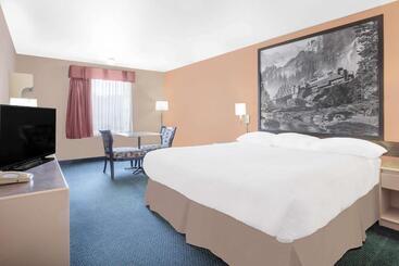 مُتل Ramada By Wyndham Cranbrook