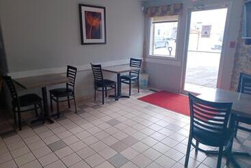 مُتل Ramada By Wyndham Cranbrook